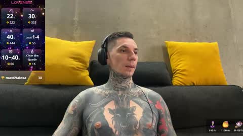 Snapshot of max_reaves chatting on October 2025 05:29:02 AM online show from October 2025 05:29:02 AM