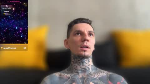 Snapshot of max_reaves chatting on October 2025 06:48:01 AM online show from October 2025 06:48:01 AM