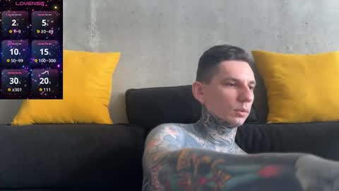 Snapshot of max_reaves chatting on October 2025 05:19:01 AM online show from October 2025 05:19:01 AM