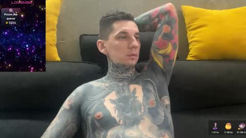 Snapshot of max_reaves chatting on October 2025 05:19:02 AM online show from October 2025 05:19:02 AM