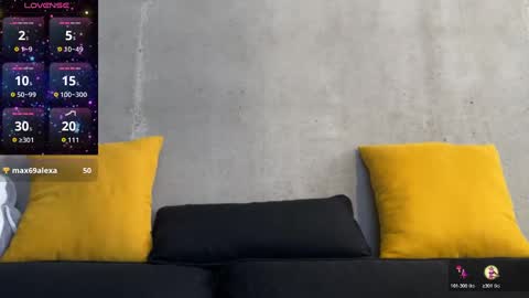 Snapshot of max_reaves chatting on October 2025 06:13:02 AM online show from October 2025 06:13:02 AM