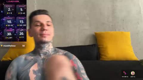 Snapshot of max_reaves chatting on October 2025 06:32:02 AM online show from October 2025 06:32:02 AM