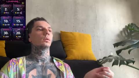 Snapshot of max_reaves chatting on November 2025 05:43:02 AM online show from November 2025 05:43:02 AM