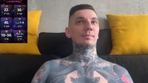 Snapshot of max_reaves chatting on November 2025 05:28:02 AM online show from November 2025 05:28:02 AM