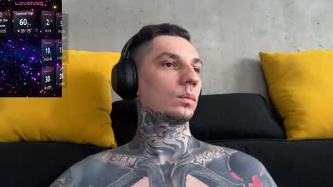 Snapshot of max_reaves chatting on November 2025 05:46:01 AM online show from November 2025 05:46:01 AM