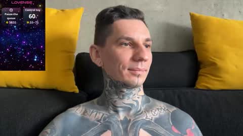 Snapshot of max_reaves chatting on November 2025 06:04:02 AM online show from November 2025 06:04:02 AM