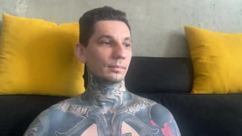 Snapshot of max_reaves chatting on December 2025 05:57:01 AM online show from December 2025 05:57:01 AM