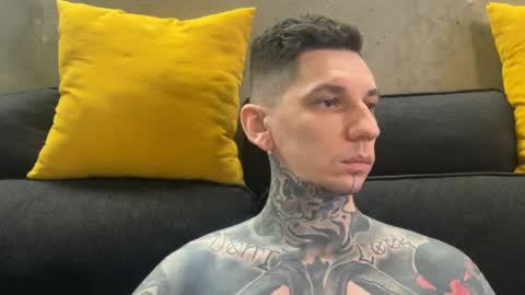 Snapshot of max_reaves chatting on December 2025 05:26:02 AM online show from December 2025 05:26:02 AM