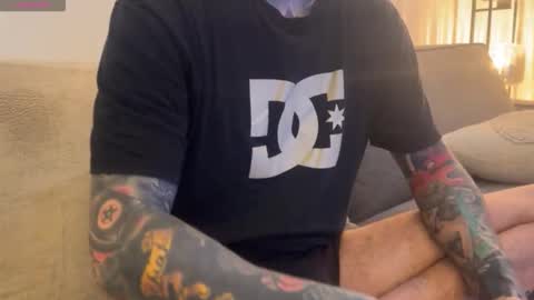 Snapshot of max_reaves chatting on February 2026 06:51:02 AM online show from February 2026 06:51:02 AM