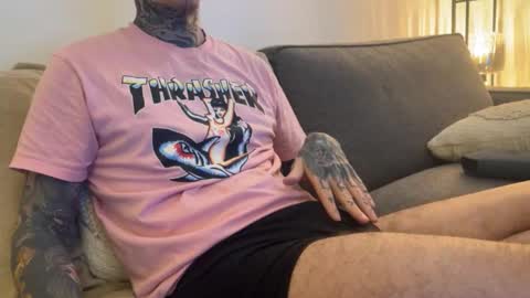 Snapshot of max_reaves chatting on February 2026 06:39:02 AM online show from February 2026 06:39:02 AM