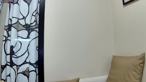 Snapshot of max_reaves chatting on March 2026 06:08:01 AM online show from March 2026 06:08:01 AM