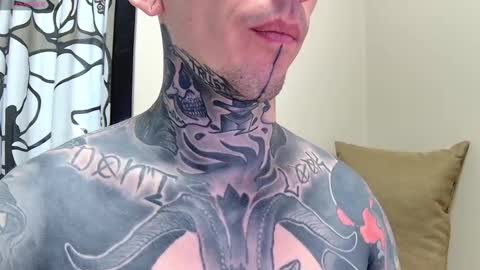 Snapshot of max_reaves chatting on March 2026 09:32:02 AM online show from March 2026 09:32:02 AM