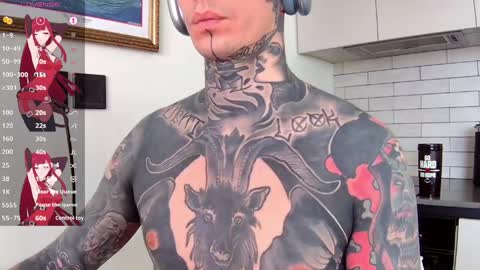 Snapshot of max_reaves chatting on April 2026 06:51:01 AM online show from April 2026 06:51:01 AM