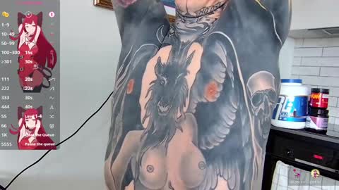 Snapshot of max_reaves chatting on April 2026 06:27:01 AM online show from April 2026 06:27:01 AM