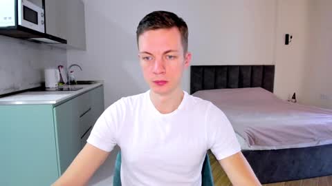 Snapshot of max_shy chatting on January 2025 05:27:01 AM Max online show from January 2025 05:27:01 AM