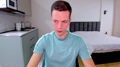 Snapshot of max_shy chatting on January 2025 03:41:01 PM Max online show from January 2025 03:41:01 PM