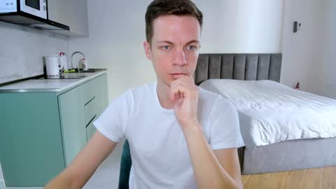 Snapshot of max_shy chatting on January 2025 12:00:01 PM Max online show from January 2025 12:00:01 PM