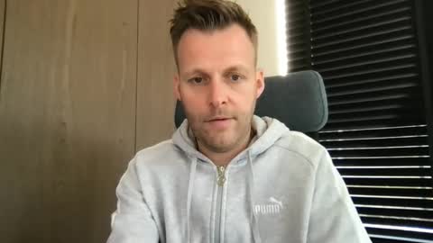 Max take off clothes online show from March 2026 08:07:01 AM