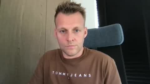 Snapshot of max_straight_1 chatting on June 2026 08:38:01 AM Max take off clothes online show from June 2026 08:38:01 AM
