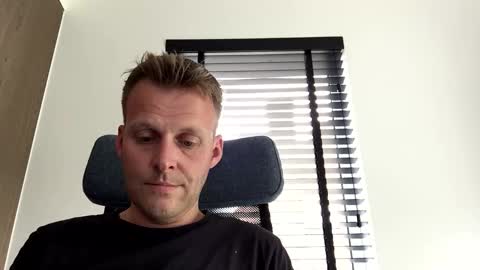 Snapshot of max_straight_1 chatting on June 2026 11:38:02 AM Max take off clothes online show from June 2026 11:38:02 AM