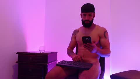 max_xl_ online show from January 2025 06:39:01 PM