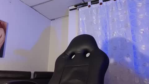 Max  Dalyn online show from January 2025 07:24:01 PM