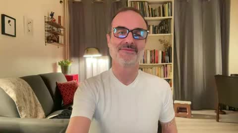 Snapshot of maxbow chatting on February 2025 08:14:02 PM Max Mikado online show from February 2025 08:14:02 PM