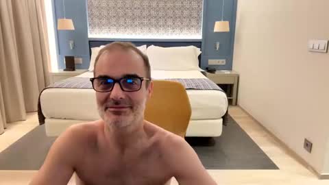 Snapshot of maxbow chatting on March 2025 12:10:02 AM Max Mikado online show from March 2025 12:10:02 AM