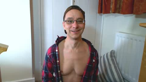 Max Davies online show from February 2025 11:39:02 AM