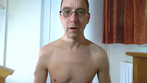 Snapshot of maxdavies chatting on March 2026 05:52:02 PM Max Davies online show from March 2026 05:52:02 PM