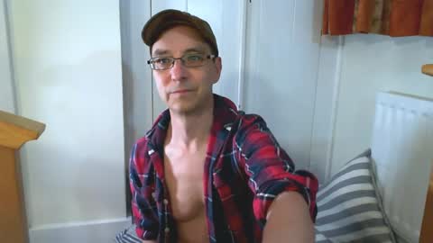 Snapshot of maxdavies chatting on May 2026 09:36:01 AM Max Davies online show from May 2026 09:36:01 AM