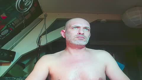 Snapshot of maxhardcore77 chatting on March 2025 10:41:02 PM maxhardcore77 online show from March 2025 10:41:02 PM