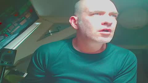 Snapshot of maxhardcore77 chatting on December 2025 09:03:01 AM maxhardcore77 online show from December 2025 09:03:01 AM