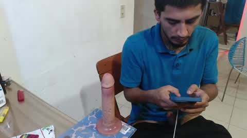 Snapshot of maxi_dick33 chatting on April 2026 05:17:01 PM maxi dick online show from April 2026 05:17:01 PM