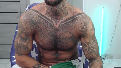 Snapshot of maxi_foxxx chatting on September 2025 07:52:01 AM Maximus Fox online show from September 2025 07:52:01 AM