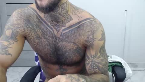 Snapshot of maxi_foxxx chatting on October 2025 08:12:01 AM Maximus Fox online show from October 2025 08:12:01 AM