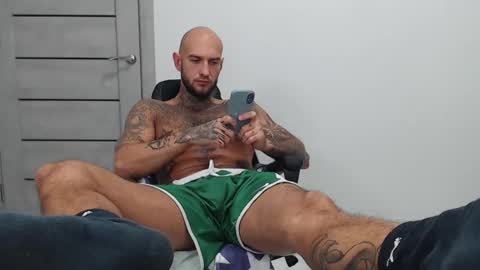 Snapshot of maxi_foxxx chatting on October 2025 07:17:02 AM Maximus Fox online show from October 2025 07:17:02 AM