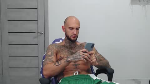 Snapshot of maxi_foxxx chatting on October 2025 06:34:02 AM Maximus Fox online show from October 2025 06:34:02 AM