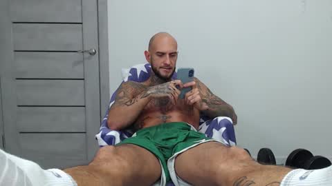 Snapshot of maxi_foxxx chatting on October 2025 09:19:02 AM Maximus Fox online show from October 2025 09:19:02 AM