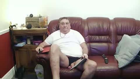 Snapshot of maxi_johnes chatting on March 2026 10:47:02 PM MAX online show from March 2026 10:47:02 PM