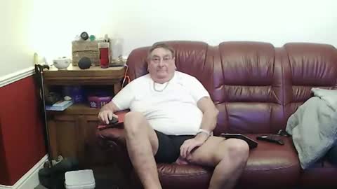 Snapshot of maxi_johnes chatting on April 2026 09:43:01 PM MAX online show from April 2026 09:43:01 PM
