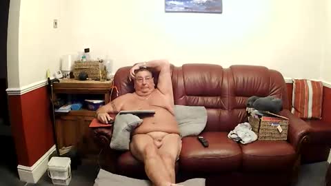 Snapshot of maxi_johnes chatting on June 2026 10:43:02 PM MAX online show from June 2026 10:43:02 PM