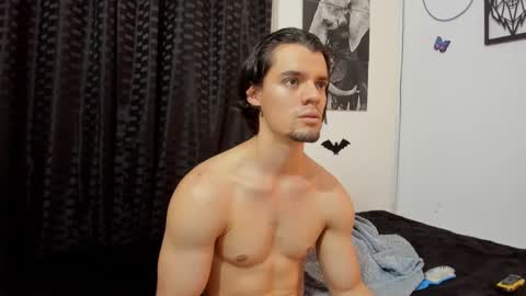 Snapshot of maxi_styles chatting on December 2024 12:09:01 AM Alex online show from December 2024 12:09:01 AM