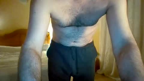 Snapshot of maxim_moment chatting on April 2026 10:23:02 PM Maxim online show from April 2026 10:23:02 PM