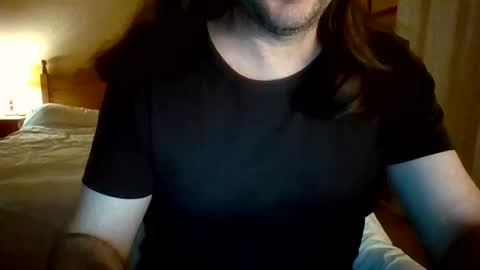 Snapshot of maxim_moment chatting on April 2026 10:33:01 PM Maxim online show from April 2026 10:33:01 PM