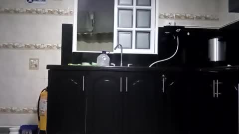 maxim online show from November 2025 05:00:02 AM