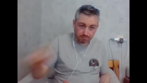 Snapshot of maximefrxx chatting on March 2026 02:23:01 PM Maxime online show from March 2026 02:23:01 PM