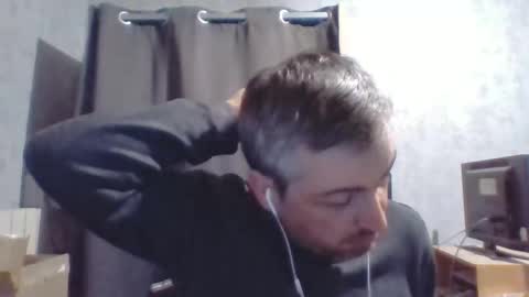 Snapshot of maximefrxx chatting on April 2026 08:15:02 PM Maxime online show from April 2026 08:15:02 PM