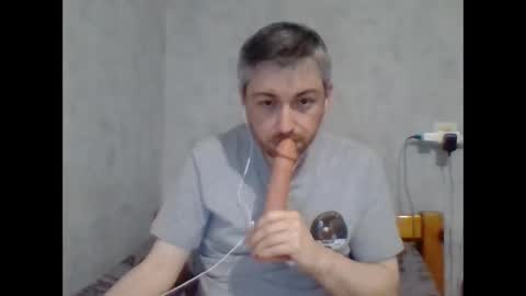 Snapshot of maximefrxx chatting on May 2026 11:56:02 PM Maxime online show from May 2026 11:56:02 PM