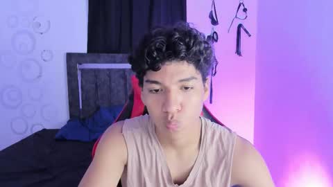 Snapshot of maximiliano_khalil chatting on November 2025 07:58:01 PM Maximiliano online show from November 2025 07:58:01 PM